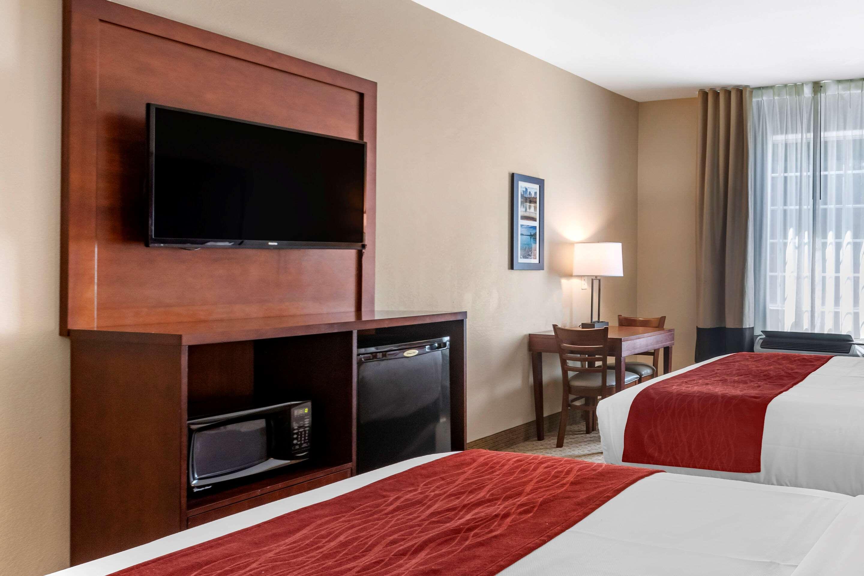 Comfort Inn & Suites Villa Rica Bagian luar foto