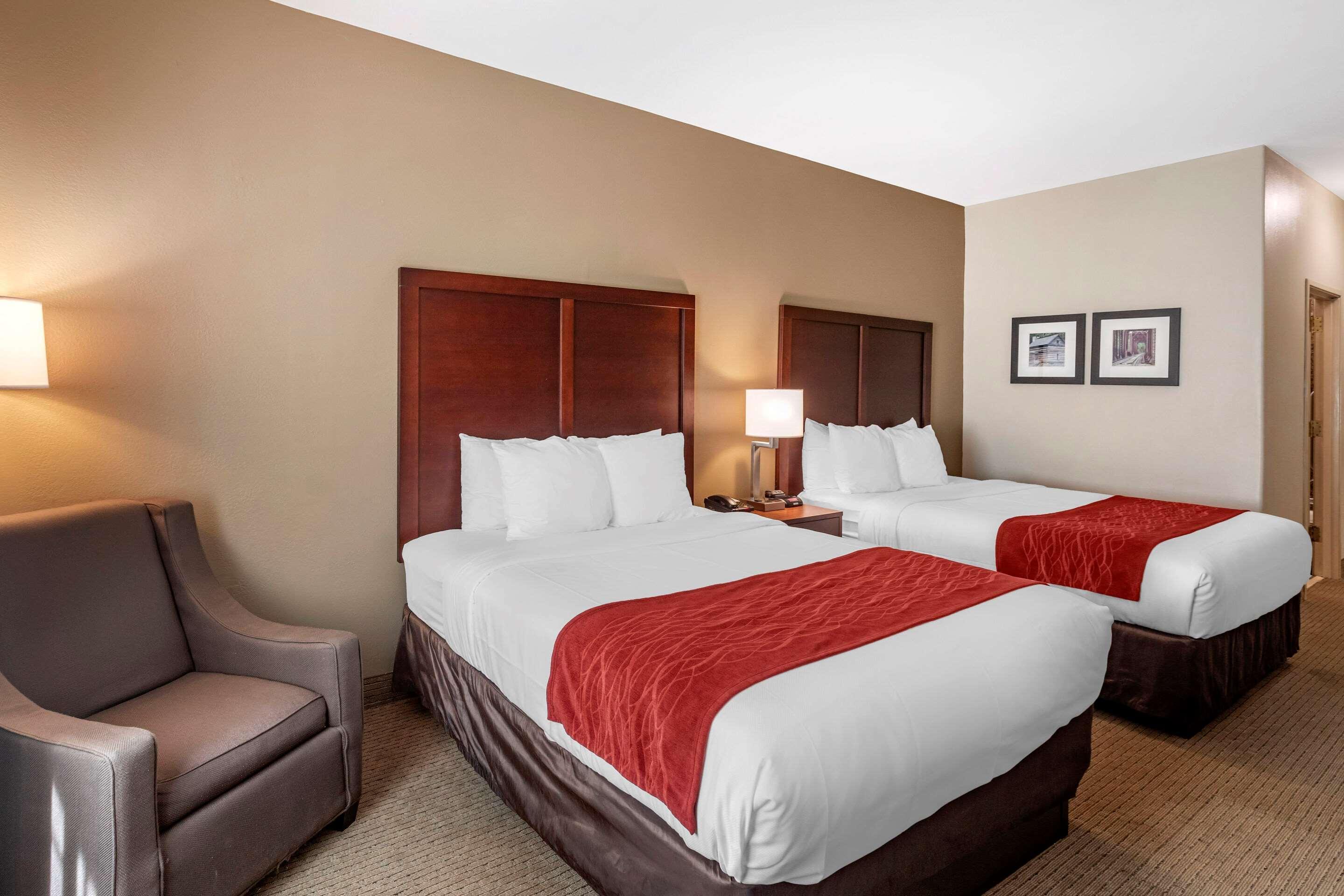 Comfort Inn & Suites Villa Rica Bagian luar foto