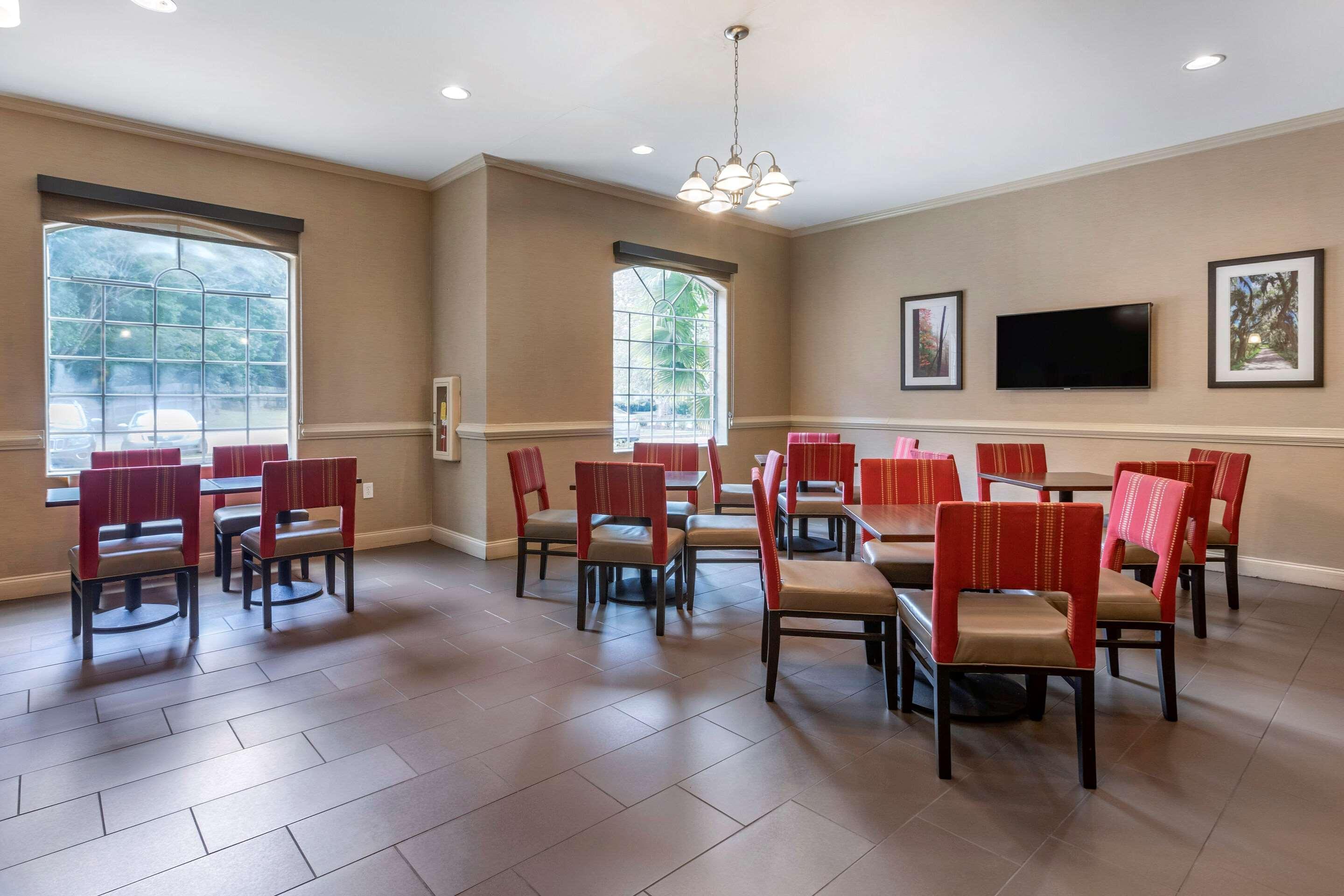 Comfort Inn & Suites Villa Rica Bagian luar foto