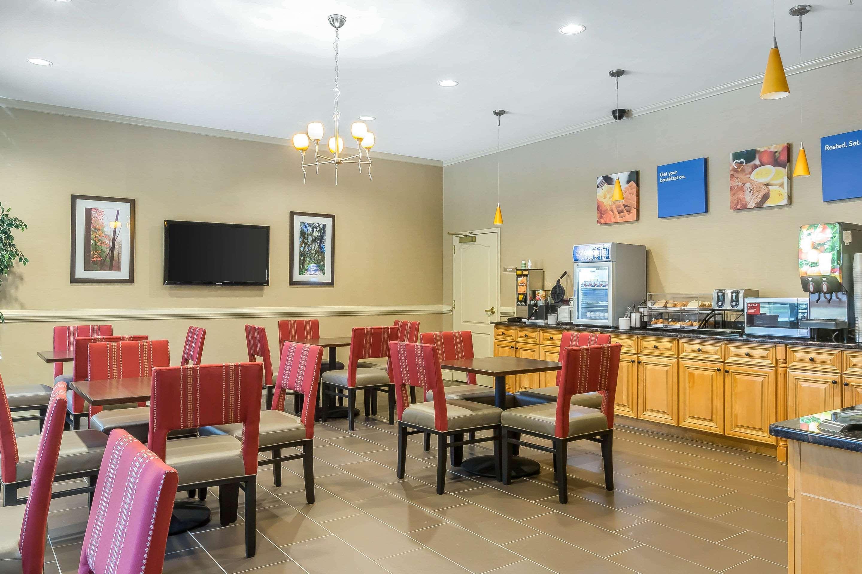 Comfort Inn & Suites Villa Rica Bagian luar foto