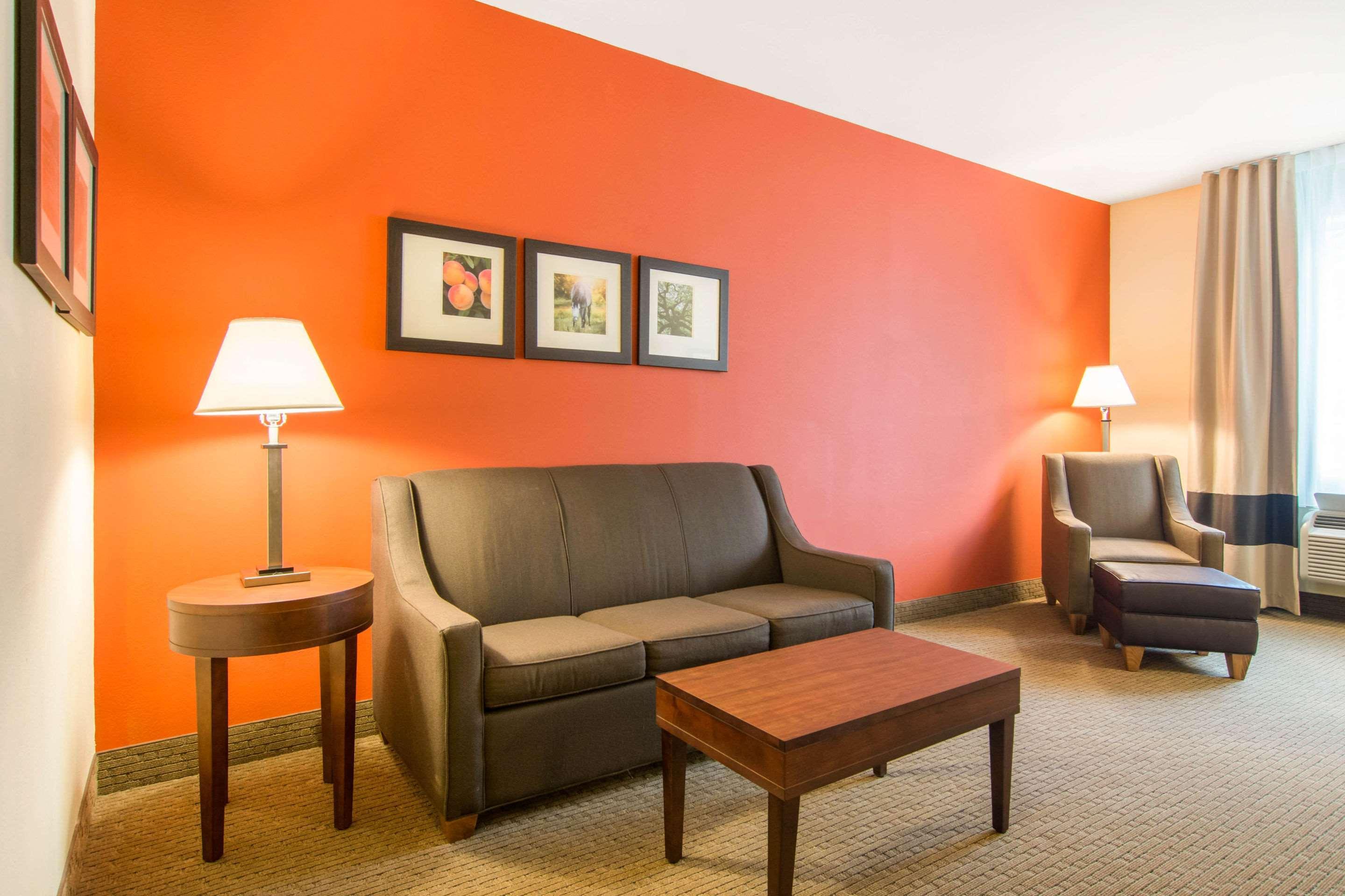 Comfort Inn & Suites Villa Rica Bagian luar foto
